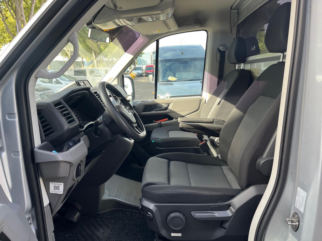 Volkswagen Crafter 50 2.0 TDI L5 Automaat / Oprijwagen / Ambulance / 3 ton laadvermogen / Tijhof 9