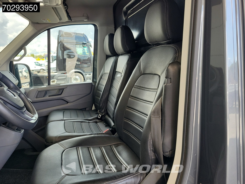 Volkswagen Crafter 102pk L3H2 Trekhaak Navi Airco Cruise Camera Imperiaal Parkeersensoren APK 04-2026 Euro6 L2H1 11m3 Airco Trekhaak Cruise control 13