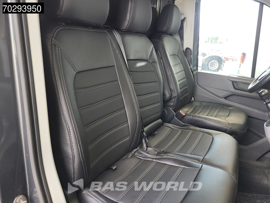 Volkswagen Crafter 102pk L3H2 Trekhaak Navi Airco Cruise Camera Imperiaal Parkeersensoren APK 04-2026 Euro6 L2H1 11m3 Airco Trekhaak Cruise control 14