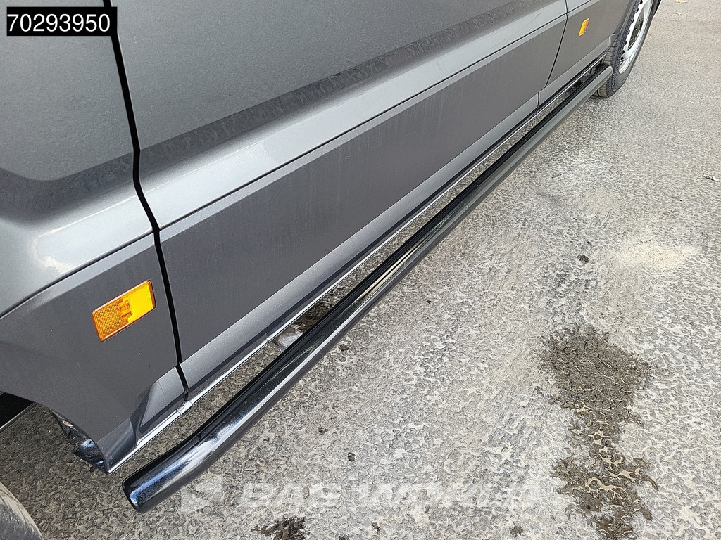 Volkswagen Crafter 102pk L3H2 Trekhaak Navi Airco Cruise Camera Imperiaal Parkeersensoren APK 04-2026 Euro6 L2H1 11m3 Airco Trekhaak Cruise control 19