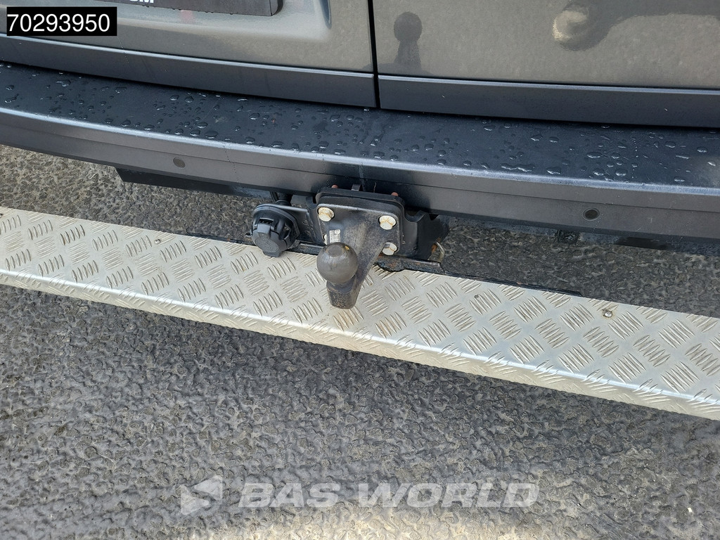 Volkswagen Crafter 102pk L3H2 Trekhaak Navi Airco Cruise Camera Imperiaal Parkeersensoren APK 04-2026 Euro6 L2H1 11m3 Airco Trekhaak Cruise control 9
