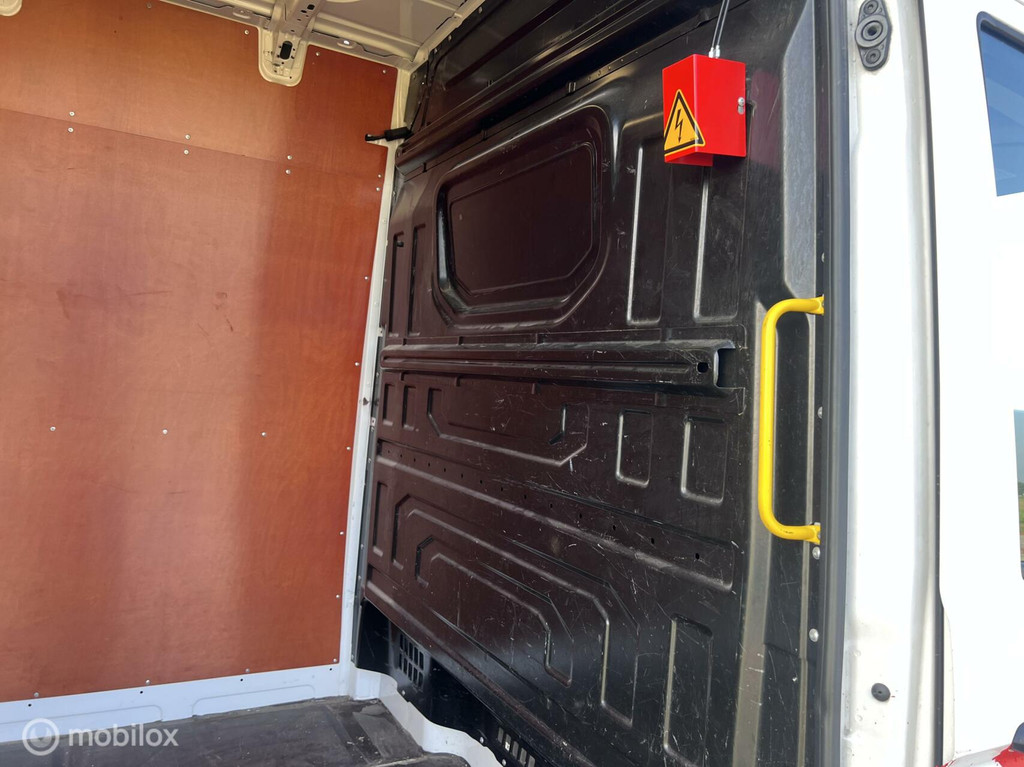 Volkswagen Crafter Bestel 30 2.0 TDI L3H3 10