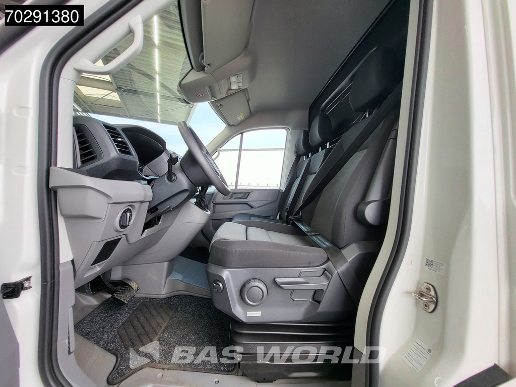 Volkswagen E-Crafter 136pk Elektrisch 115 WLTP 35,8 kWH LED Navi Airco Cruise Camera Parkeersensoren 12m3 Airco Cruise control 10