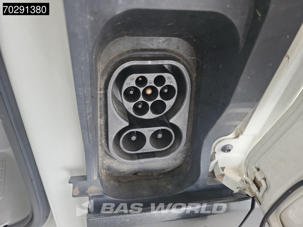 Volkswagen E-Crafter 136pk Elektrisch 115 WLTP 35,8 kWH LED Navi Airco Cruise Camera Parkeersensoren 12m3 Airco Cruise control 19