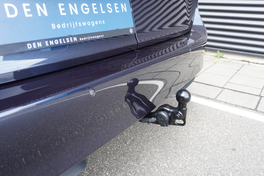 Volkswagen ID. Buzz Cargo ID. Buzz Cargo 286 pk, Achteruitrijcamera, Comfortstoelen met armleuning, Navigatie, Achterdeuren zonder ruit, Trekhaak, Warmtepomp 7