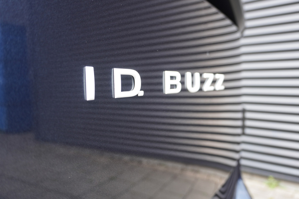 Volkswagen ID. Buzz Cargo ID. Buzz Cargo 286 pk, Achteruitrijcamera, Comfortstoelen met armleuning, Navigatie, Achterdeuren zonder ruit, Trekhaak, Warmtepomp 8