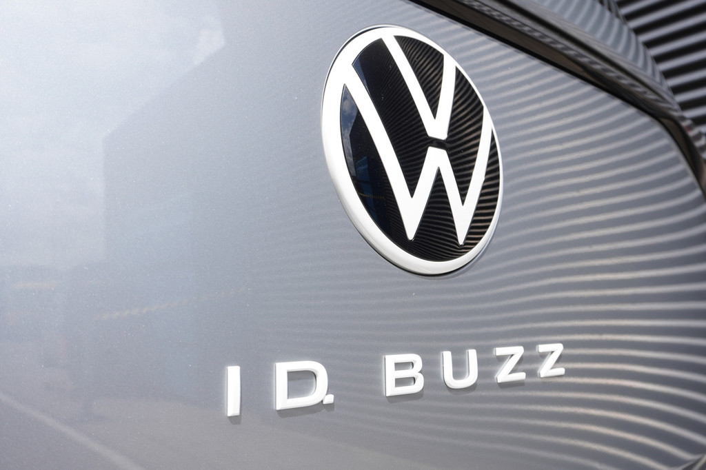 Volkswagen ID. Buzz Cargo ID. Buzz Cargo 286 pk ID. Buzz Cargo 286 pk, Anniversary, Achteruitrijcamera, Bijrijdersbank, Navigatie, Achterklep met ruit, Trekhaak 11