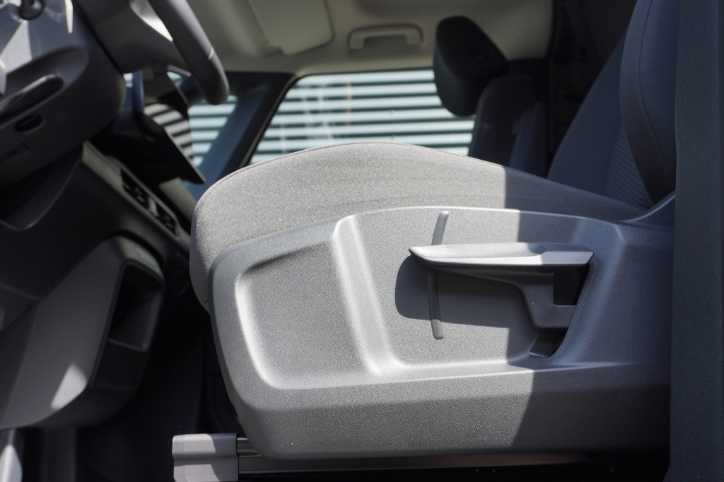 Volkswagen ID. Buzz Cargo ID. Buzz Cargo 340 pk 4-Motion, Anniversary Edition, Glass look panelen, Frontlip, Ondergrille hoogglans zwart, Navigatie, Achterdeuren zonder ruit, Trekhaak 12