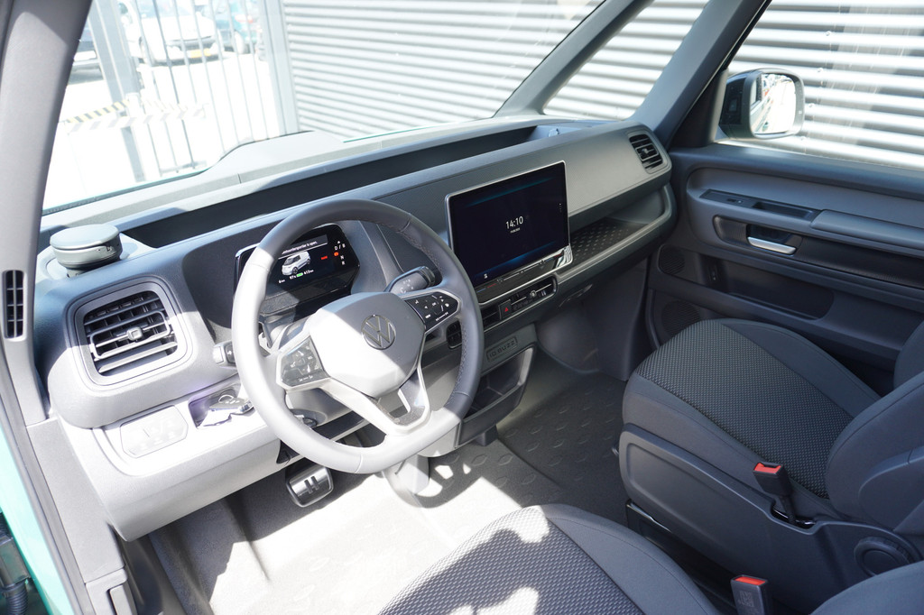 Volkswagen ID. Buzz Cargo ID. Buzz Cargo 340 pk 4-Motion, Anniversary Edition, Glass look panelen, Frontlip, Ondergrille hoogglans zwart, Navigatie, Achterdeuren zonder ruit, Trekhaak 17