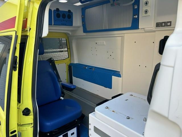 Volkswagen KOMBI Ambulance autom marge184pk 14