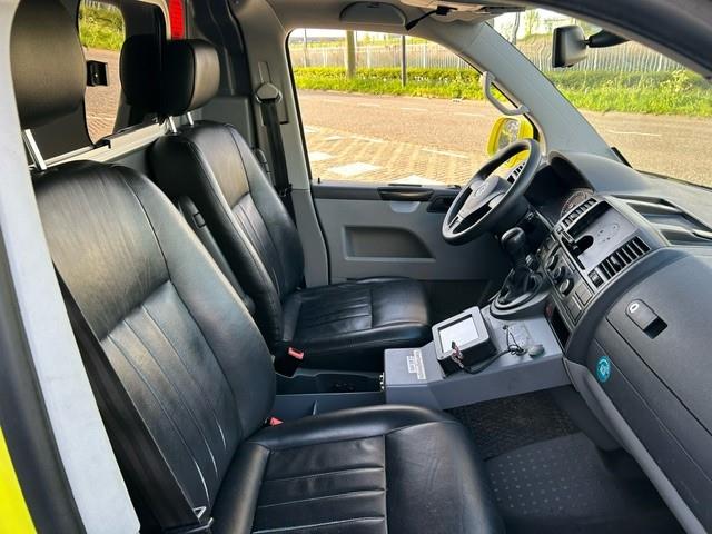 Volkswagen KOMBI Ambulance autom marge184pk 16