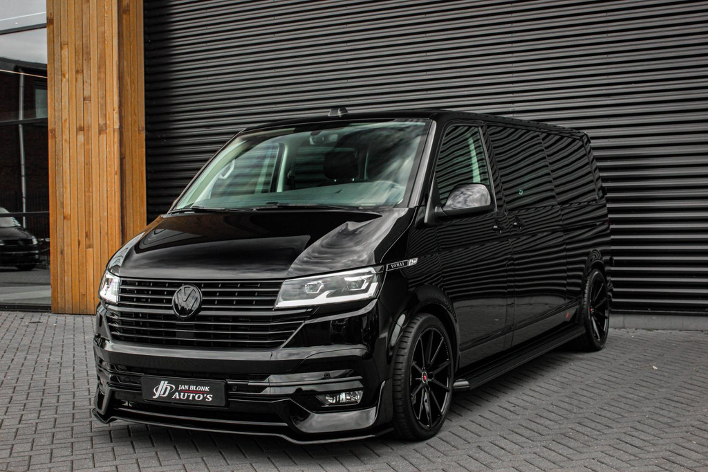 Volkswagen TRANSPORTER 2.0 TDI L2H1 150PK BULLI DC DUBBEL CABINE / LEIGHTONVANS BODYKIT / FULL OPTINS / LEDER / FULL BLACK / APPLE 11