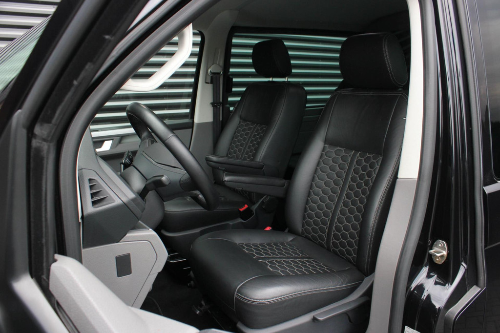 Volkswagen TRANSPORTER 2.0 TDI L2H1 150PK BULLI DC DUBBEL CABINE / LEIGHTONVANS BODYKIT / FULL OPTINS / LEDER / FULL BLACK / APPLE 13