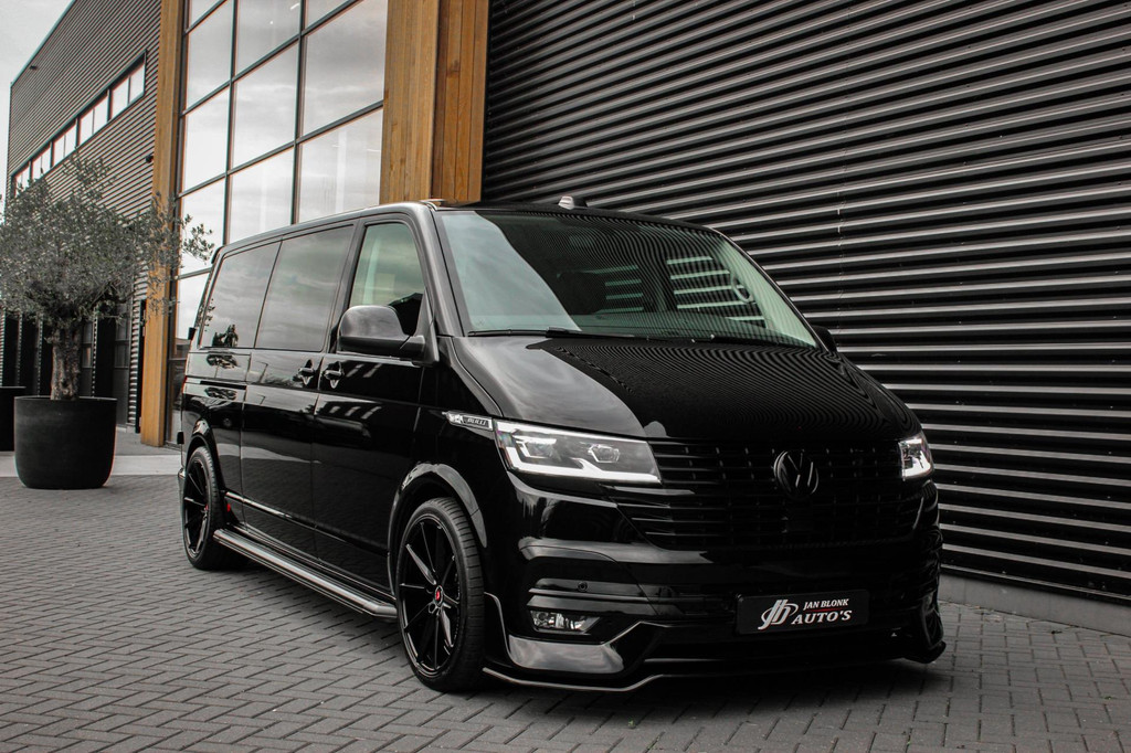 Volkswagen TRANSPORTER 2.0 TDI L2H1 150PK BULLI DC DUBBEL CABINE / LEIGHTONVANS BODYKIT / FULL OPTINS / LEDER / FULL BLACK / APPLE 9