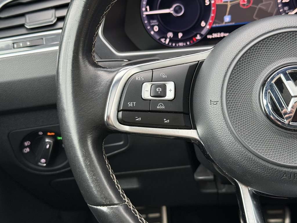 Volkswagen Tiguan 2.0 TDI 4Motion R-line | Grijs kent. | Pano | Virutal | ACC | Trekhaak 19