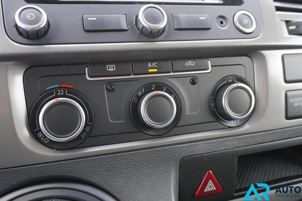 Volkswagen Transporter 140 PK Lang * Automaat * Inrichting * 14