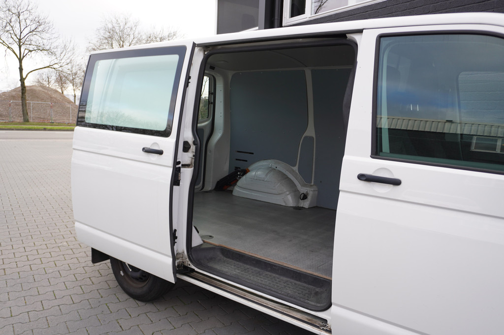 Volkswagen Transporter 2.0 TDI - EURO 6 - Airco - PDC - Camera - â¬14.900,- Excl. 7