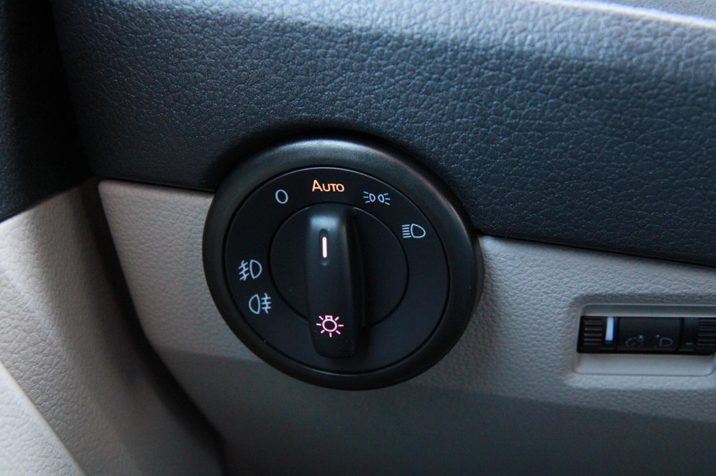 Volkswagen Transporter 2.0 TDI 102PK L1H1 Highline / Multistuur / Dealer onderhouden / PDC 2x 16