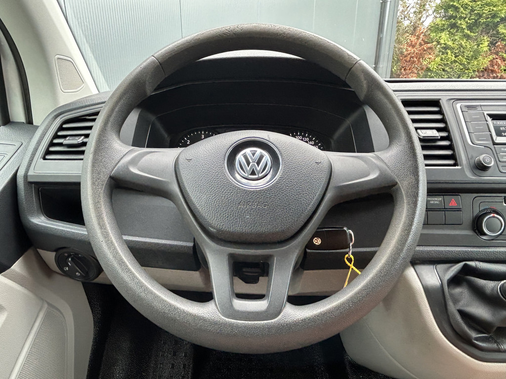 Volkswagen Transporter 2.0 TDI 102 PK / L2H1 / 1e EIG. / ALUCA INRICHTING / IMPERIAAL / TREKHAAK / AIRCO / CRUISE / BLUETOOTH / 3-ZITS 10