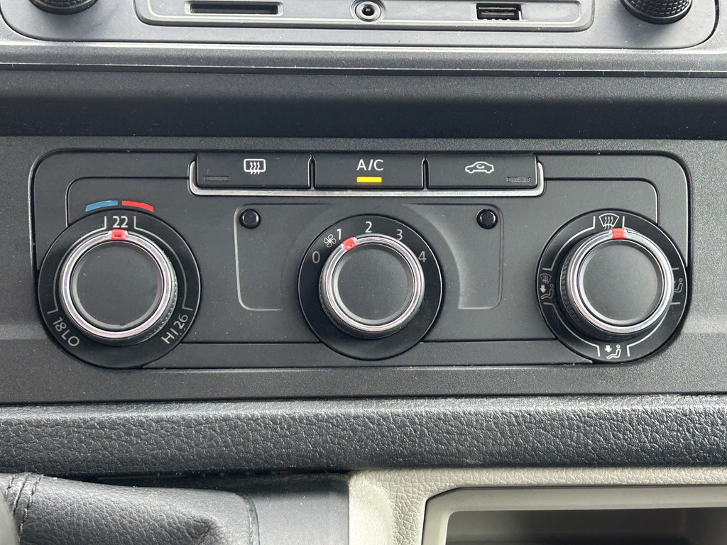 Volkswagen Transporter 2.0 TDI 102 PK / L2H1 / 1e EIG. / ALUCA INRICHTING / IMPERIAAL / TREKHAAK / AIRCO / CRUISE / BLUETOOTH / 3-ZITS 15