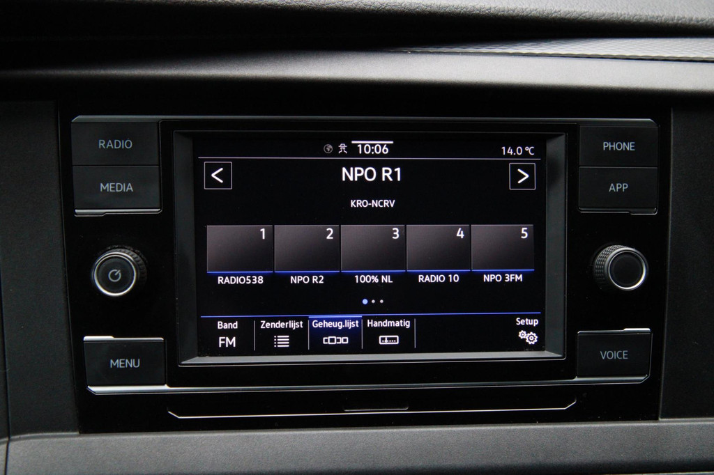 Volkswagen Transporter 2.0 TDI 110PK L2H1 Business / Camera / trekhaak / App connect / Cruise 20