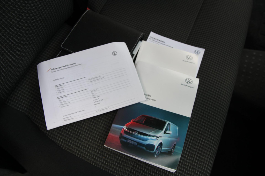 Volkswagen Transporter 2.0 TDI 110PK L2H1 / Imperiaal / Cruise / App connect / PDC / 3 zits 11