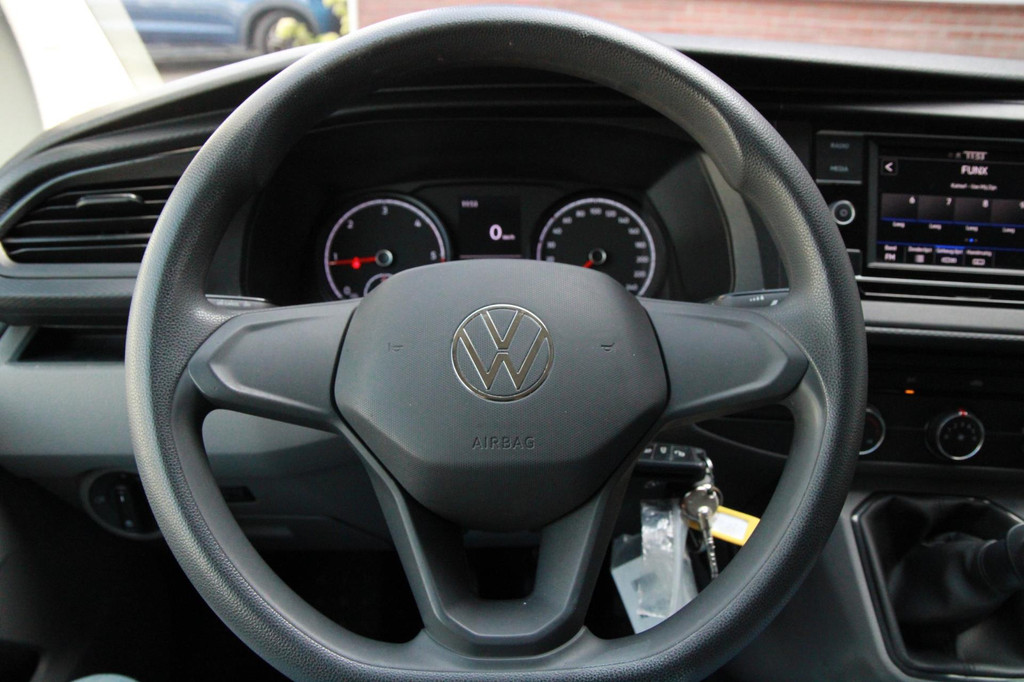 Volkswagen Transporter 2.0 TDI 110PK L2H1 / Imperiaal / Cruise / App connect / PDC / 3 zits 14