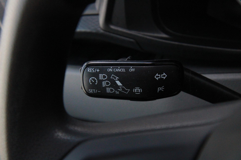 Volkswagen Transporter 2.0 TDI 110PK L2H1 / Imperiaal / Cruise / App connect / PDC / 3 zits 15