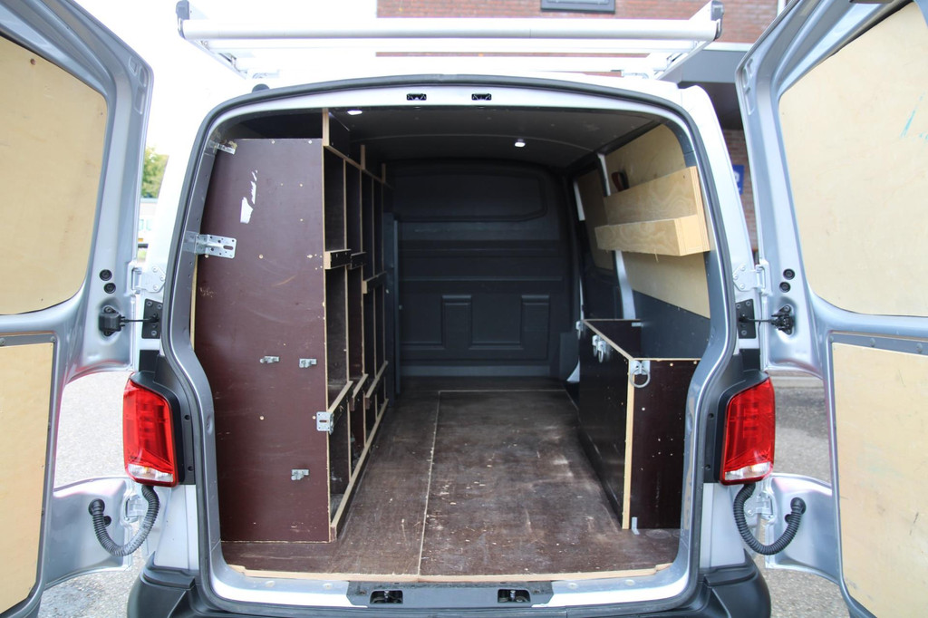 Volkswagen Transporter 2.0 TDI 110PK L2H1 / Imperiaal / Cruise / App connect / PDC / 3 zits 7