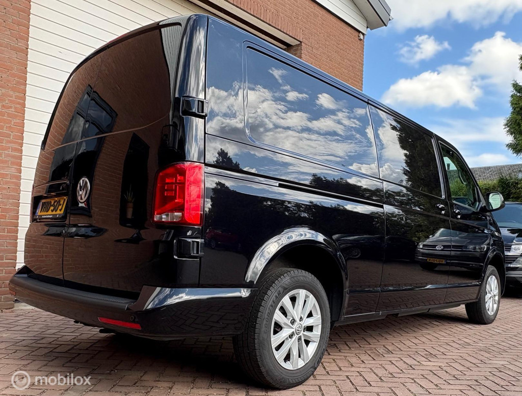 Volkswagen Transporter 2.0 TDI 110 pk Highline, Lang, Navi, 3-zits, DAB 10