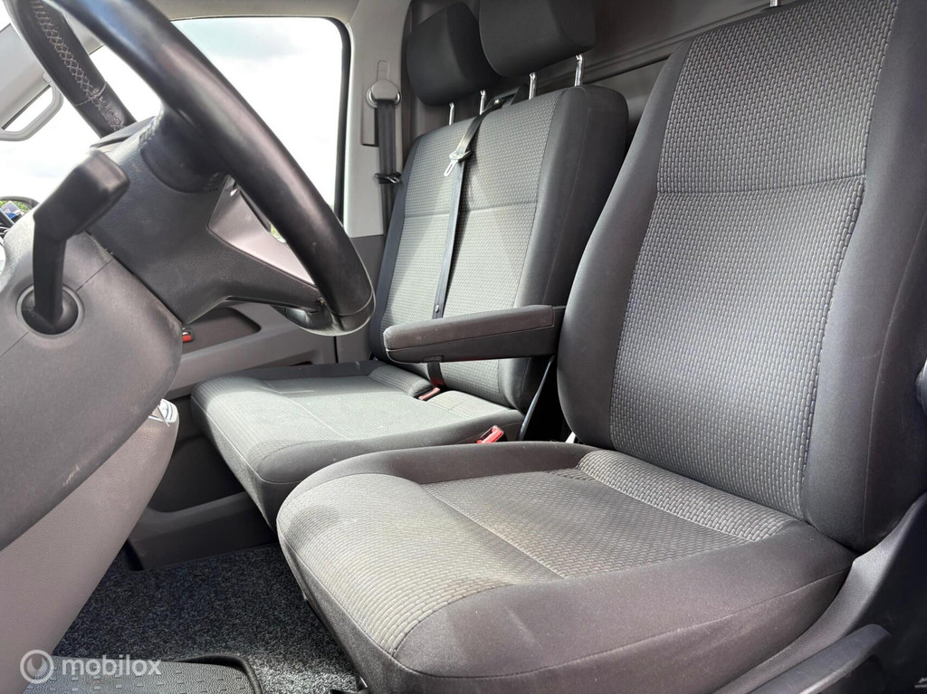 Volkswagen Transporter 2.0 TDI 110 pk Highline, Lang, Navi, 3-zits, DAB 11