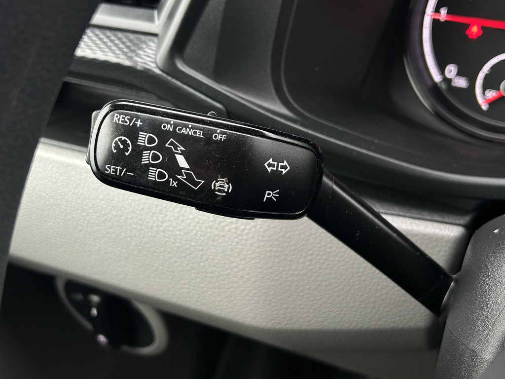 Volkswagen Transporter 2.0 TDI 111 PK / 1e EIG. / 48.372 KM !! / AIRCO / CRUISE / APPLE CARPLAY / 3-ZITS / PDC 11