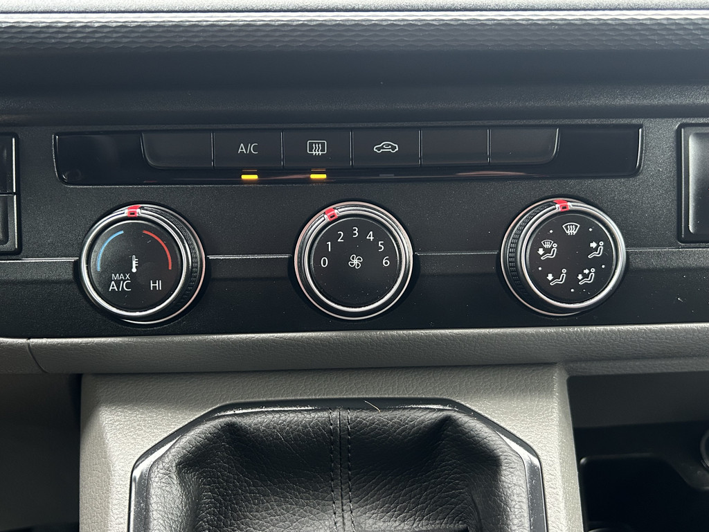 Volkswagen Transporter 2.0 TDI 111 PK / 1e EIG. / 48.372 KM !! / AIRCO / CRUISE / APPLE CARPLAY / 3-ZITS / PDC 17
