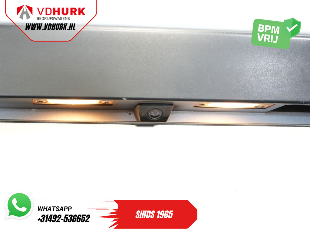 Volkswagen Transporter 2.0 TDI 140 pk DSG Aut. L2 Highline BPM VRIJ! LED/ 2x schuifdeur/ Stoelverw./ Standkachel/ Riem V.V/ Sidebars/ 18LMV/ Camera/ Cruise/ Trekhaak/ Airco 16