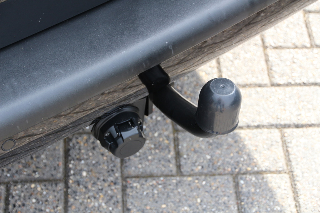 Volkswagen Transporter 2.0 TDI 150 | Aut. | Bulli | 75 Edition | Navi | Camera | Airco.. 18