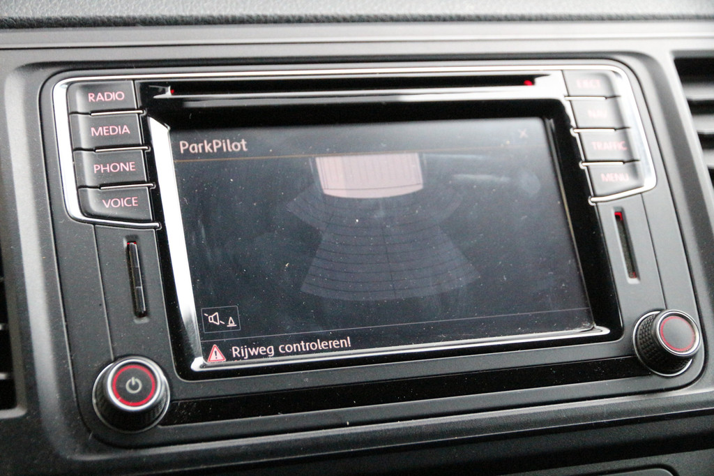 Volkswagen Transporter 2.0 TDI 150 | L2H1 | Trekhaak | Navi | Cruise | Airco.. 14