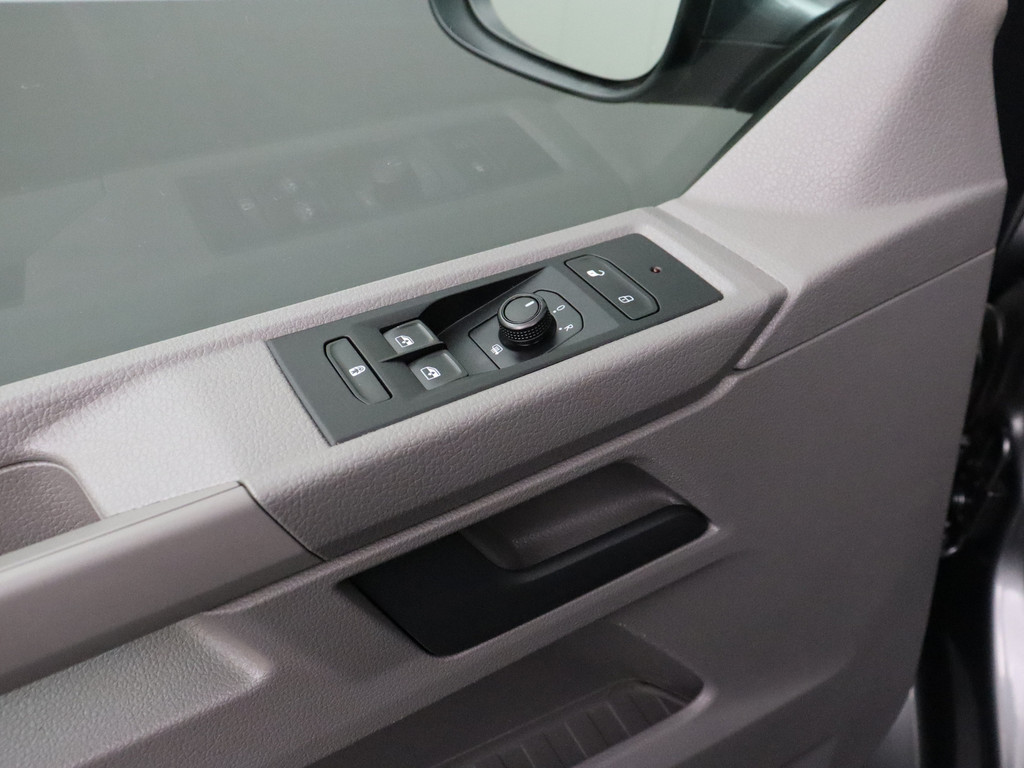 Volkswagen Transporter 2.0TDI 150PK DSG Automaat Highline | Multimedia | Airco | Cruise | Trekhaak | 3-Persoons 8