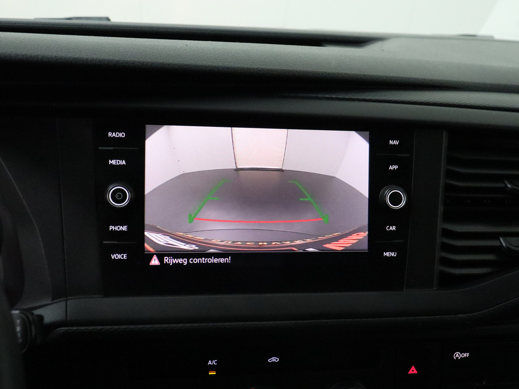 Volkswagen Transporter 2.0TDI 150PK DSG Automaat | Navigatie | Camera | Airco | Cruise | 3-Persoons 18