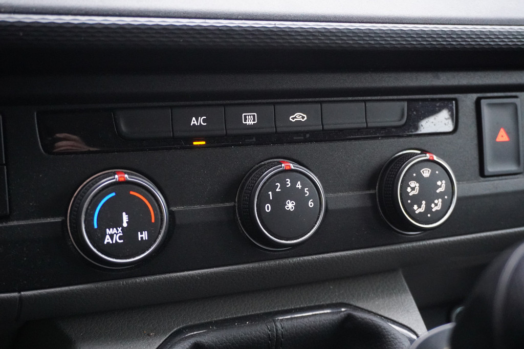 Volkswagen Transporter 2.0 TDI 150PK Dubbel cabine EURO 6 - Airco - Navi - Cruise - â¬19.950,- Excl. 14