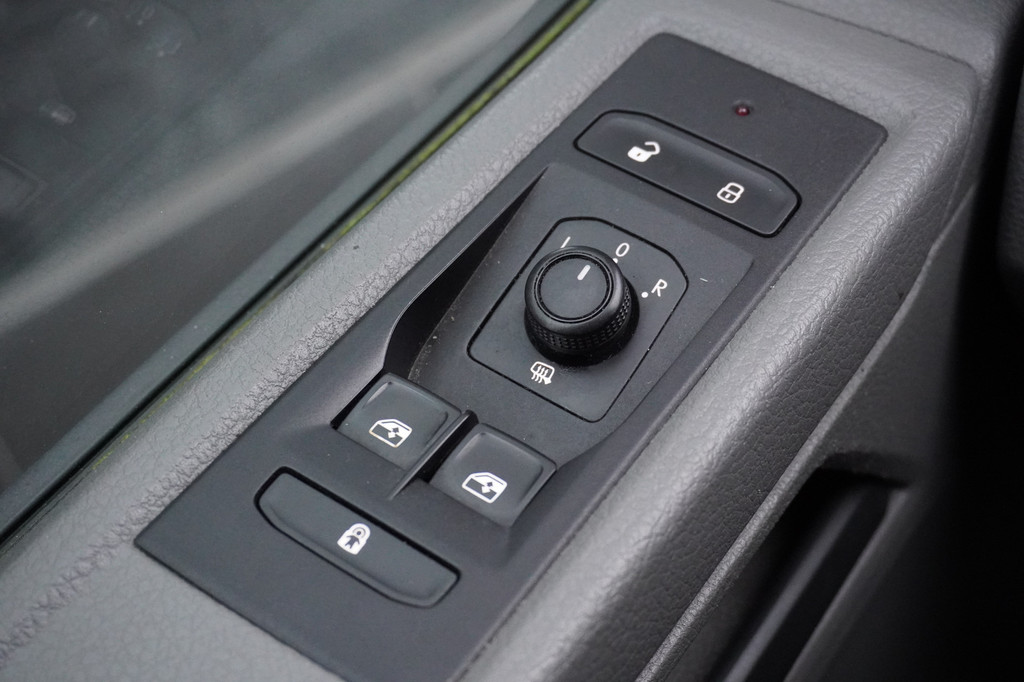 Volkswagen Transporter 2.0 TDI 150PK Dubbel cabine EURO 6 - Airco - Navi - Cruise - â¬19.950,- Excl. 18