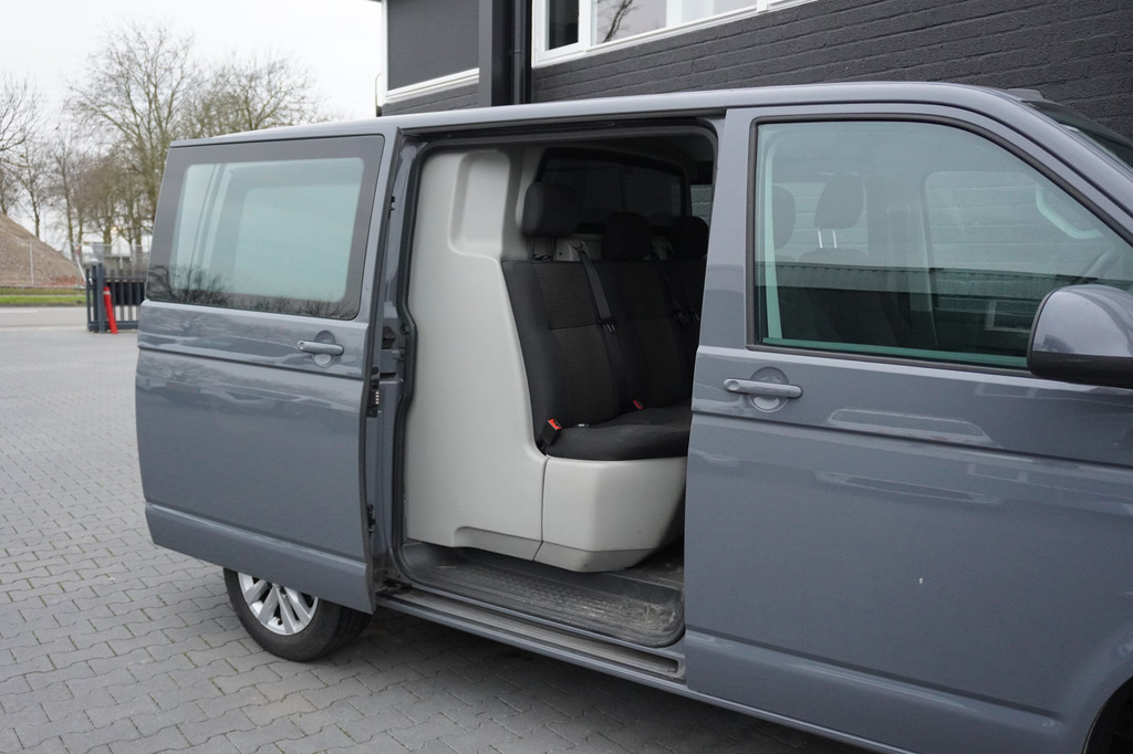 Volkswagen Transporter 2.0 TDI 150PK Dubbel cabine EURO 6 - Airco - Navi - Cruise - â¬19.950,- Excl. 8