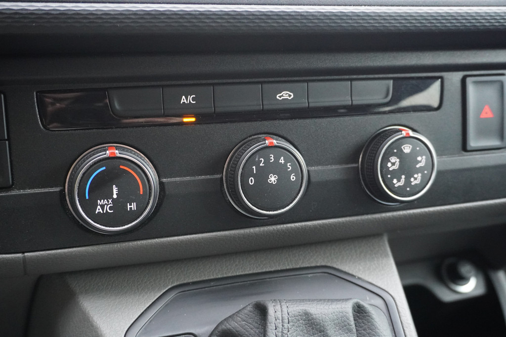 Volkswagen Transporter 2.0 TDI 150PK EURO 6 AUTOMAAT Dubbel Cabine - Airco - Navi - Cruise - â¬22.950,- Excl. 12