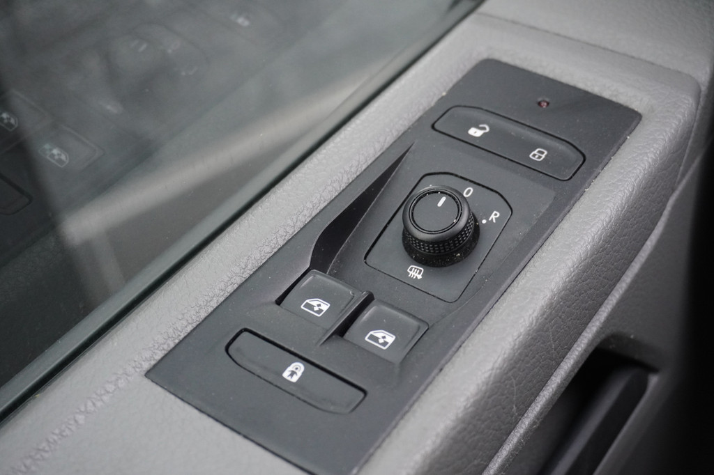 Volkswagen Transporter 2.0 TDI 150PK EURO 6 AUTOMAAT Dubbel Cabine - Airco - Navi - Cruise - â¬22.950,- Excl. 20