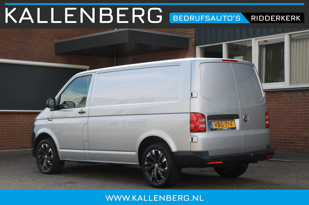 Volkswagen Transporter 2.0 TDI 150PK L1H1 Carplay / Navi / Trekhaak / PDC / 3 zits 10