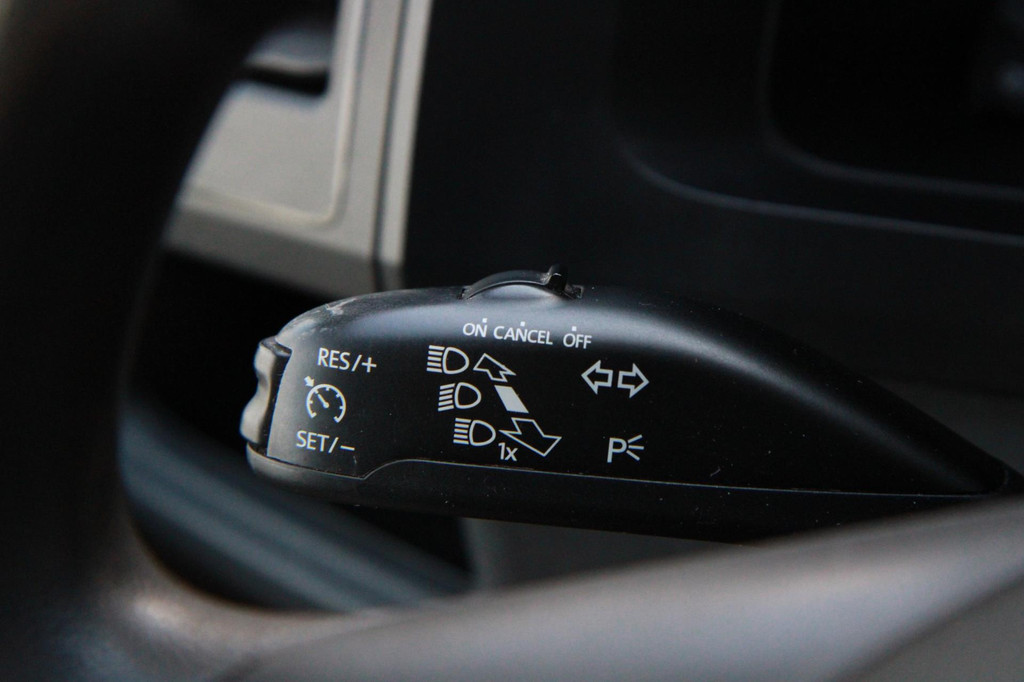 Volkswagen Transporter 2.0 TDI 150PK L1H1 Carplay / Navi / Trekhaak / PDC / 3 zits 19