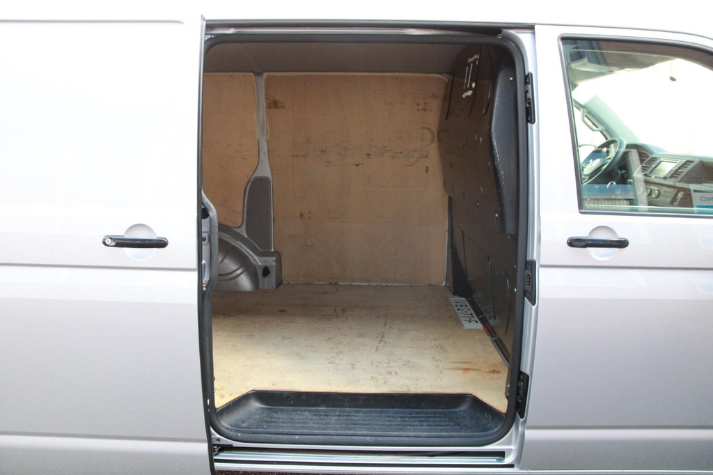 Volkswagen Transporter 2.0 TDI 150PK L1H1 Carplay / Navi / Trekhaak / PDC / 3 zits 8