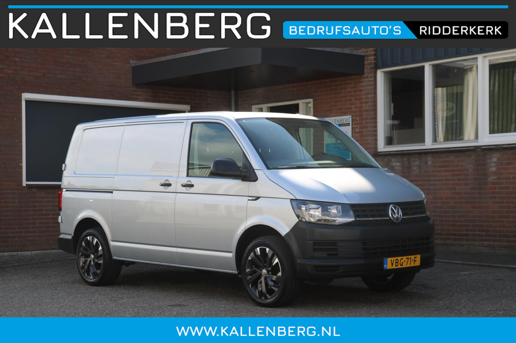 Volkswagen Transporter 2.0 TDI 150PK L1H1 Carplay / Navi / Trekhaak / PDC / 3 zits 9