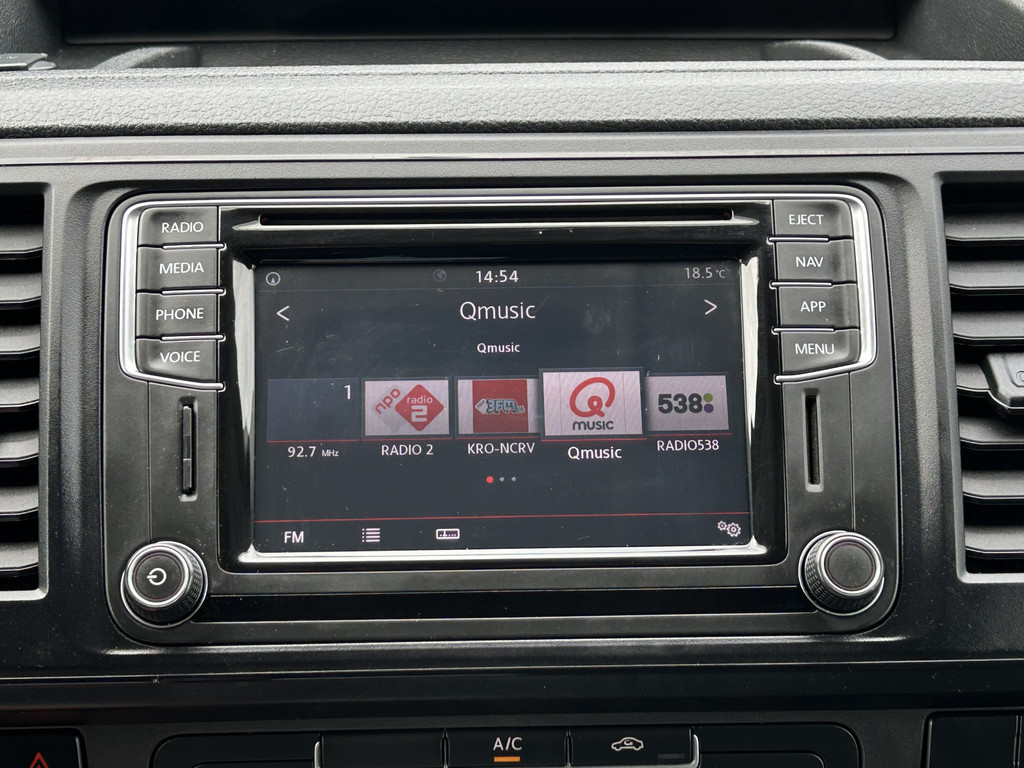 Volkswagen Transporter 2.0 TDI 150 PK / L2H1 / 1e EIG. / AIRCO / NAVI / 2X SCHUIFDEUR / 3-ZITS / TREKHAAK / INRICHTING / CAMERA / BLUETOOTH 13