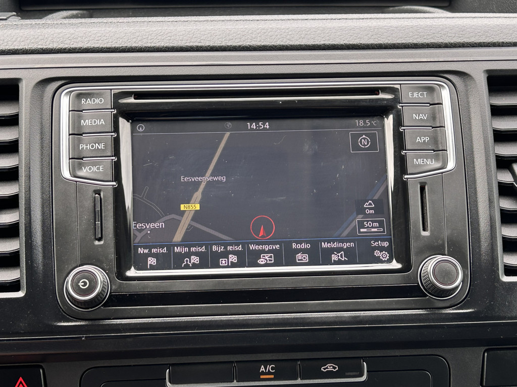 Volkswagen Transporter 2.0 TDI 150 PK / L2H1 / 1e EIG. / AIRCO / NAVI / 2X SCHUIFDEUR / 3-ZITS / TREKHAAK / INRICHTING / CAMERA / BLUETOOTH 14