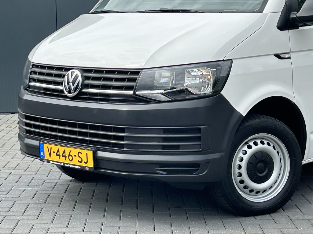 Volkswagen Transporter 2.0 TDI 150 PK / L2H1 / 1e EIG. / AIRCO / NAVI / 2X SCHUIFDEUR / 3-ZITS / TREKHAAK / INRICHTING / CAMERA / BLUETOOTH 18